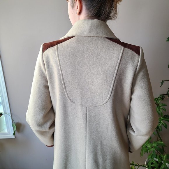 100% wool beautiful vintage 1970s 1980s beige coat with brown details. - Picture 9 of 16